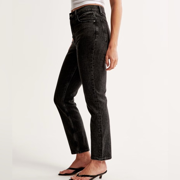 Abercrombie & Fitch The Mom High Rise Jean - Picture 4 of 16